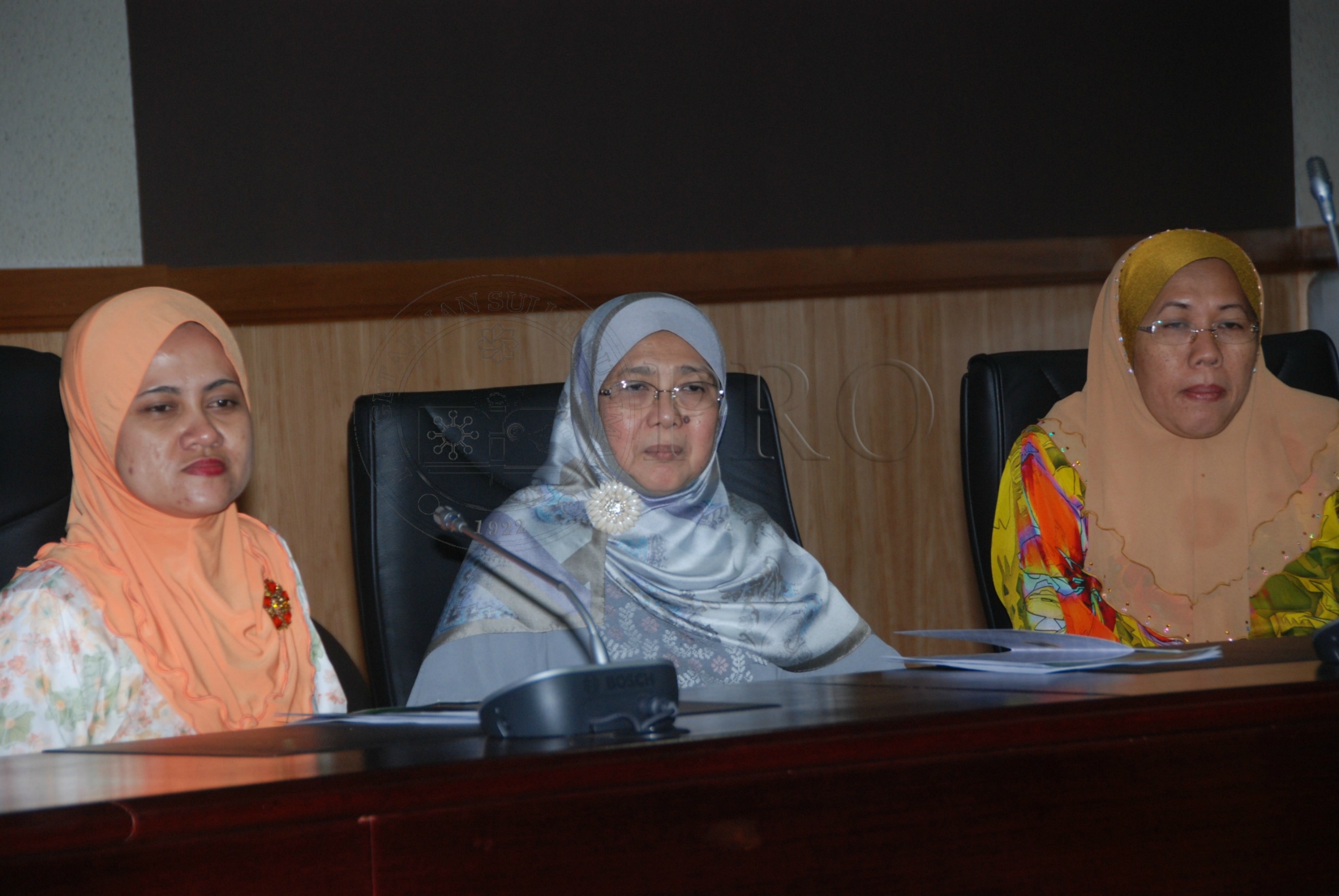 PRO 12 140 buku DSC 9661